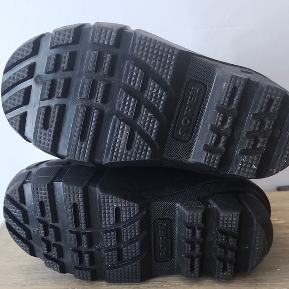 Sorel Black Insulated Snow Boots - Picture 3 of 6